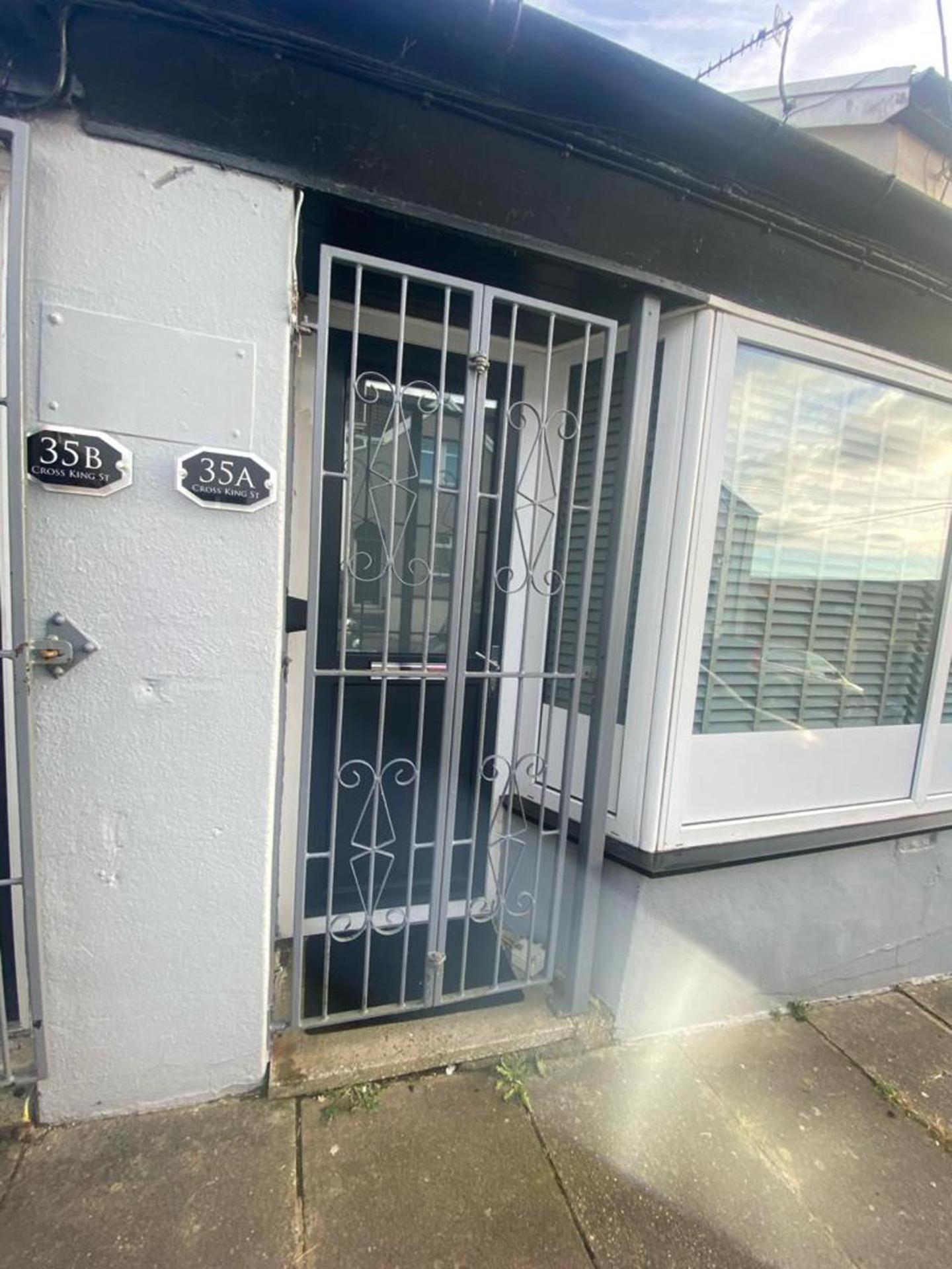 Beautiful 3-Bed Apartment In Merthyr Tydfil Esterno foto
