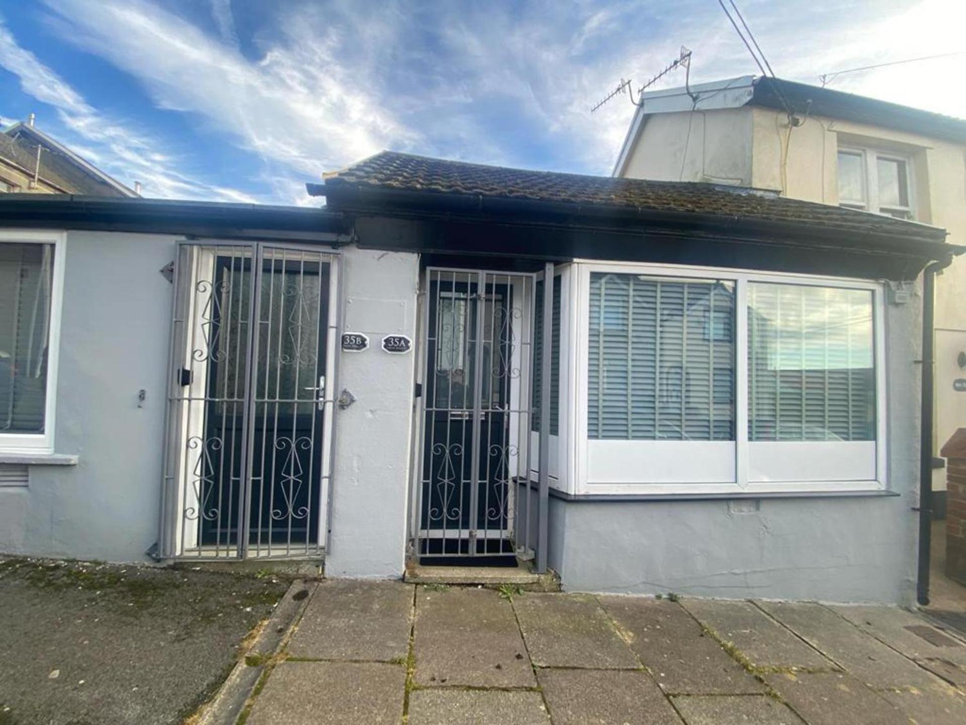 Beautiful 3-Bed Apartment In Merthyr Tydfil Esterno foto