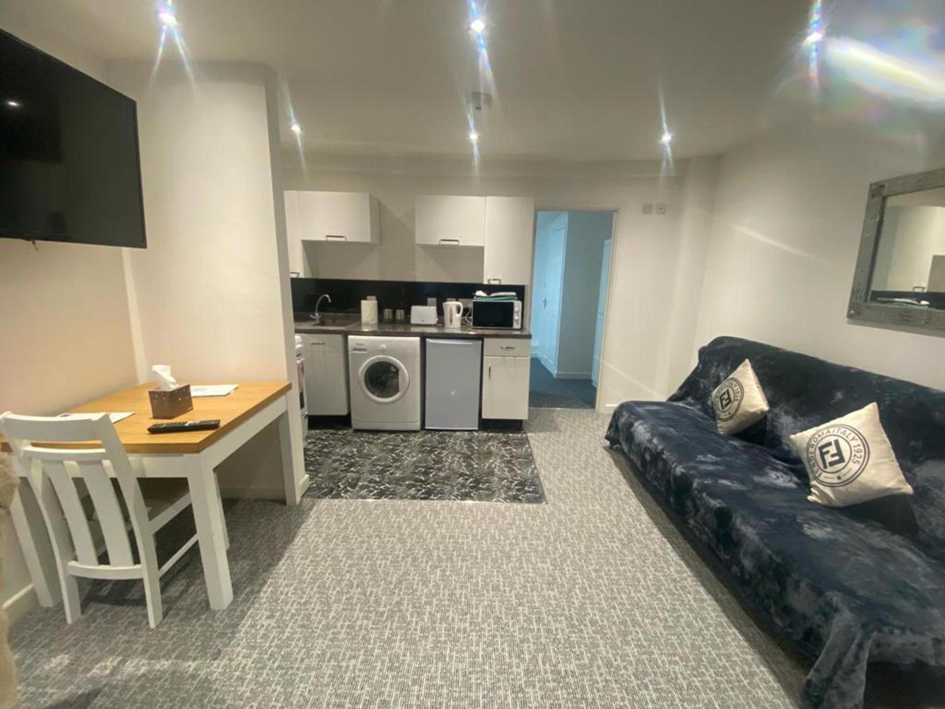 Beautiful 3-Bed Apartment In Merthyr Tydfil Esterno foto